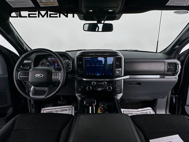 Ford F-150 Vehicle Full-screen Gallery Image 12