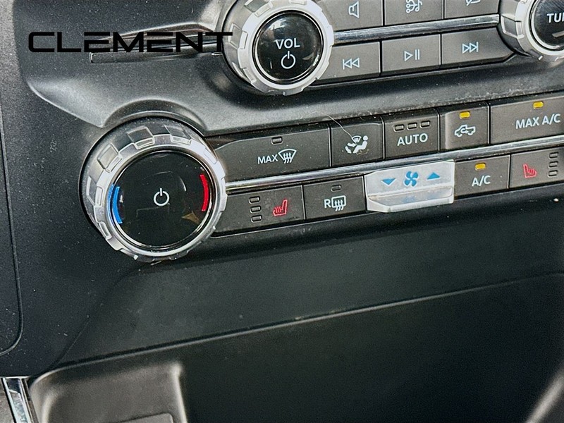 Ford F-150 Vehicle Full-screen Gallery Image 23