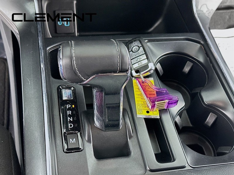 Ford F-150 Vehicle Full-screen Gallery Image 24