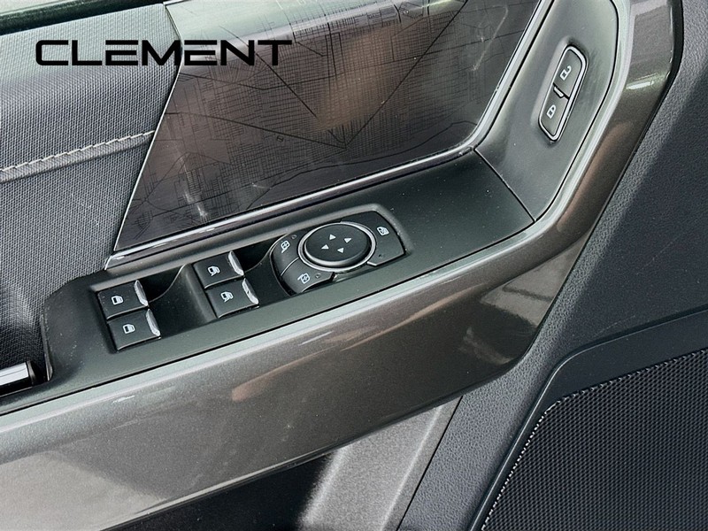 Ford F-150 Vehicle Full-screen Gallery Image 26