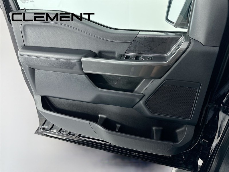 Ford F-150 Vehicle Full-screen Gallery Image 27