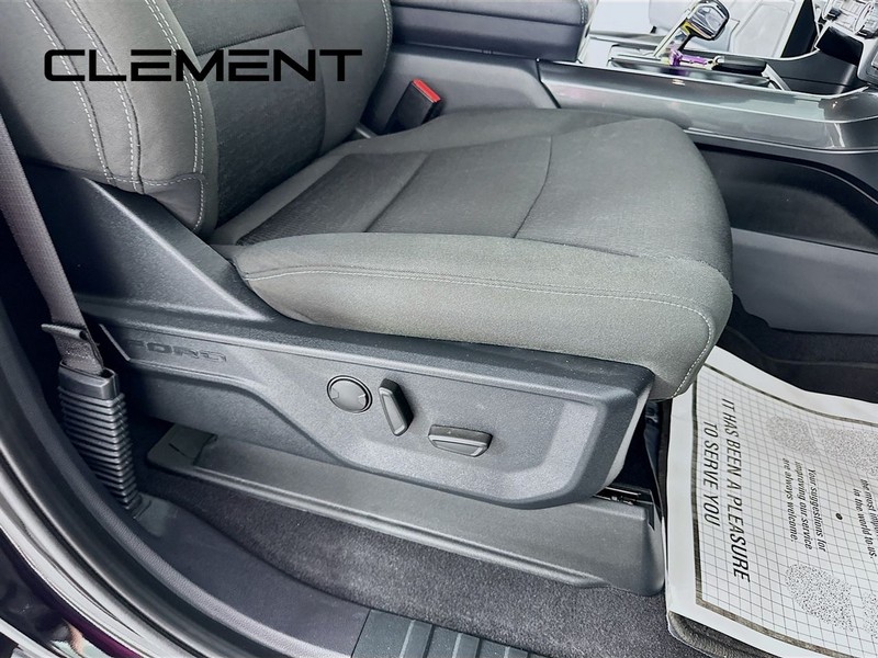 Ford F-150 Vehicle Full-screen Gallery Image 32