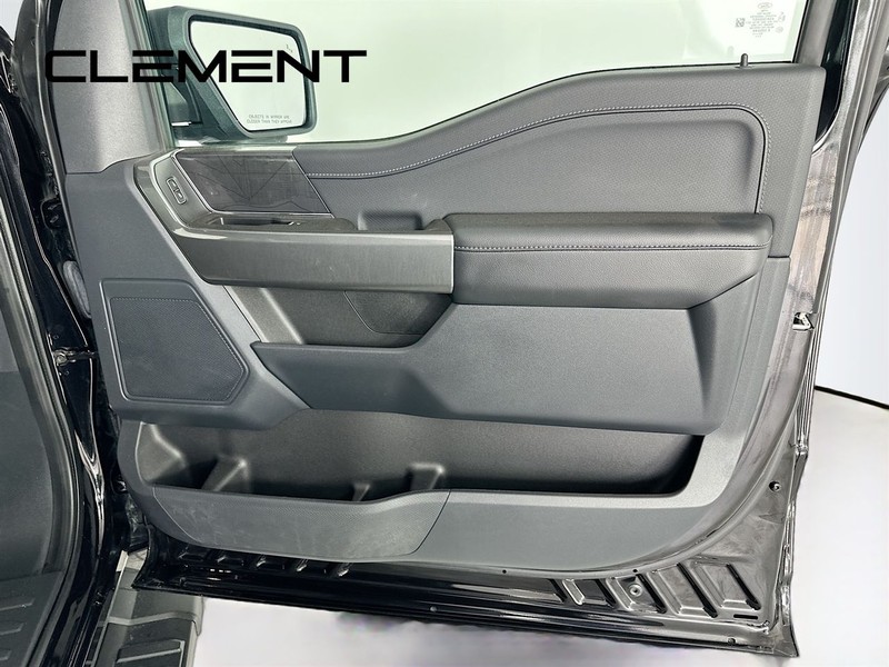 Ford F-150 Vehicle Full-screen Gallery Image 34