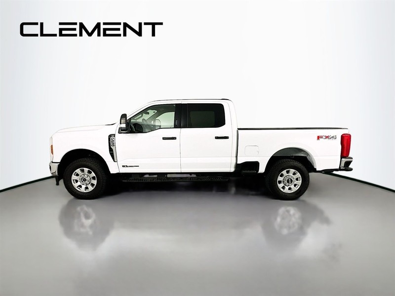 Ford Super Duty F-250 SRW Vehicle Image 06
