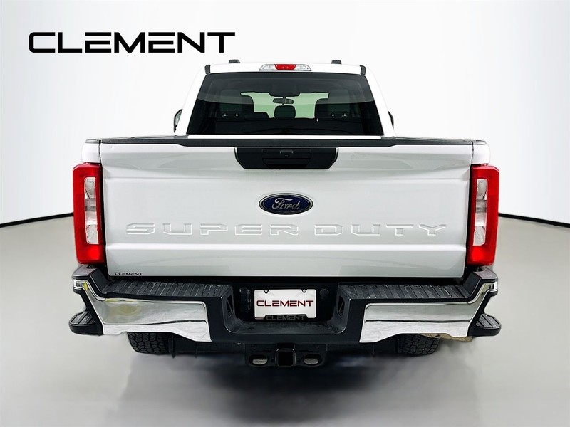 Ford Super Duty F-250 SRW Vehicle Image 08
