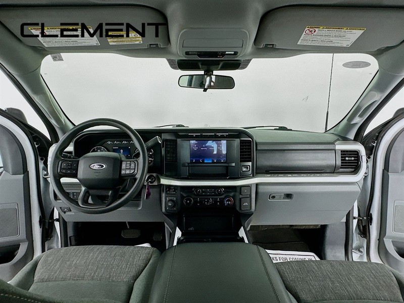 Ford Super Duty F-250 SRW Vehicle Image 11