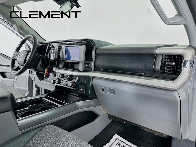 Ford Super Duty F-250 SRW Vehicle Image 31
