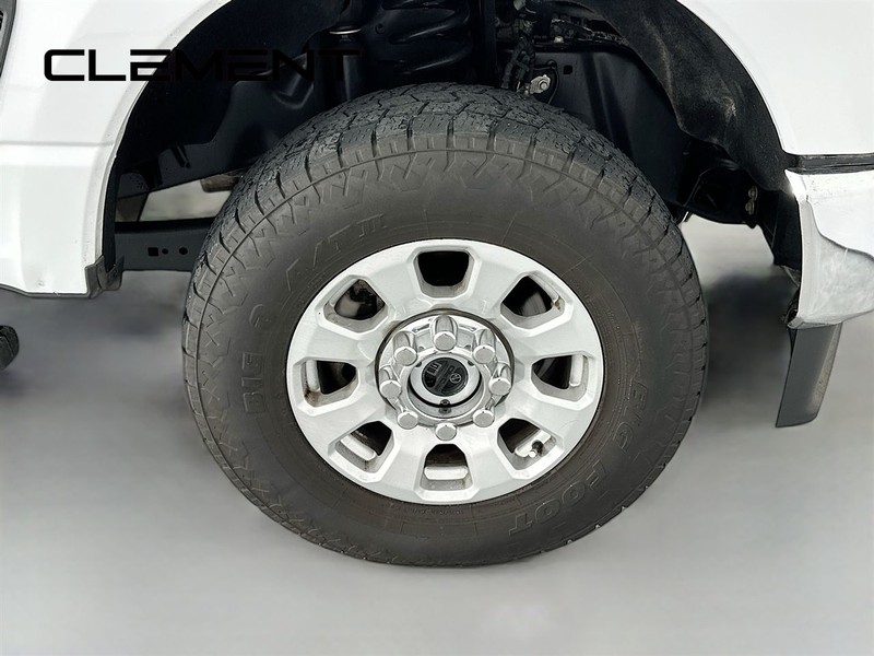 Ford Super Duty F-250 SRW Vehicle Image 33