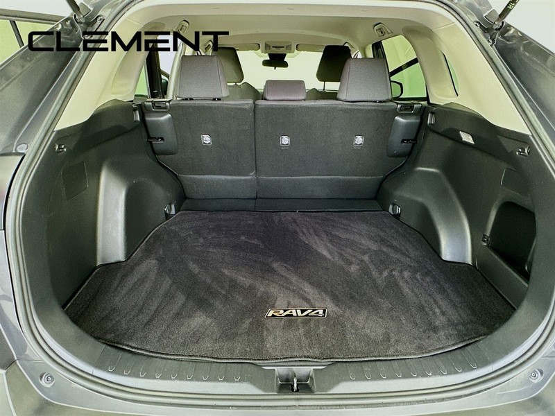 Toyota RAV4 Vehicle Image 11