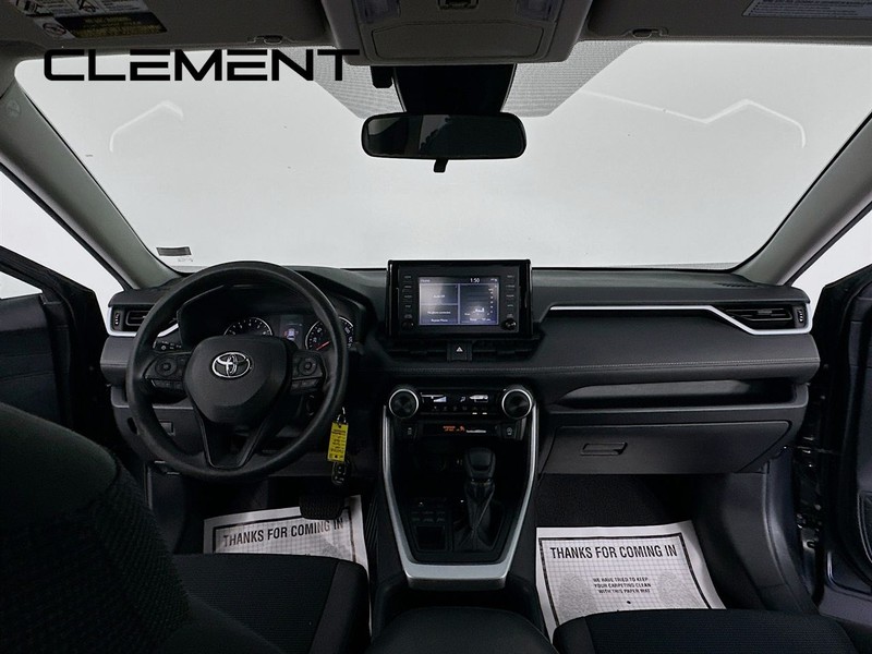 Toyota RAV4 Vehicle Image 12