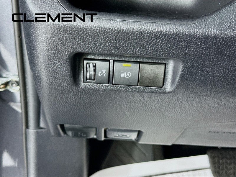 Toyota RAV4 Vehicle Image 14
