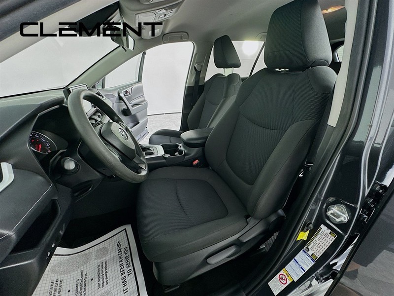 Toyota RAV4 Vehicle Image 28