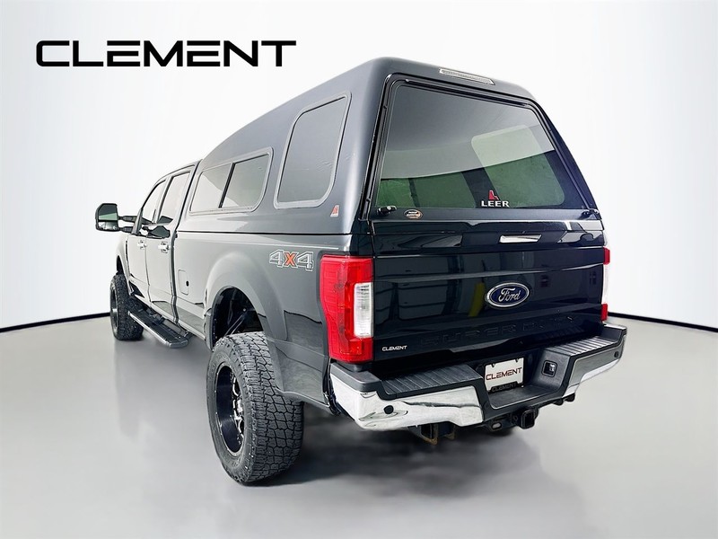 Ford Super Duty F-250 SRW Vehicle Image 10