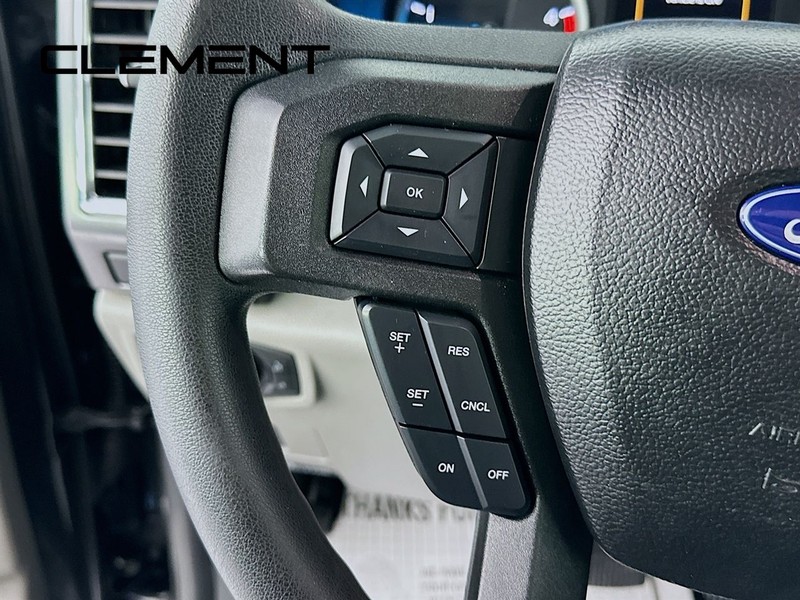 Ford Super Duty F-250 SRW Vehicle Image 16
