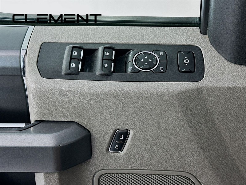 Ford Super Duty F-250 SRW Vehicle Image 26