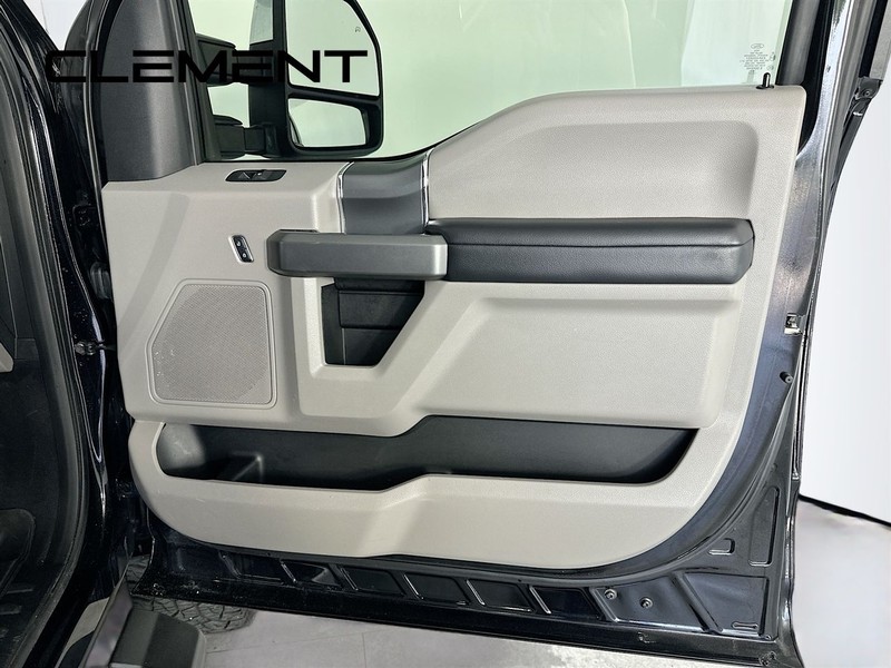 Ford Super Duty F-250 SRW Vehicle Image 34