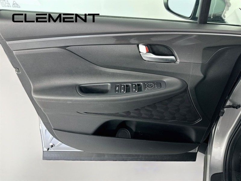 Hyundai Santa Fe Vehicle Image 26