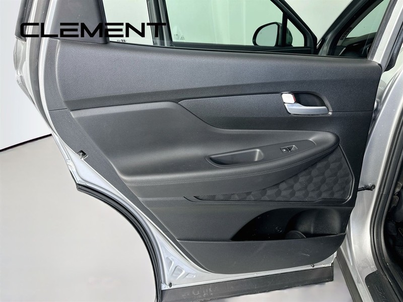 Hyundai Santa Fe Vehicle Image 29