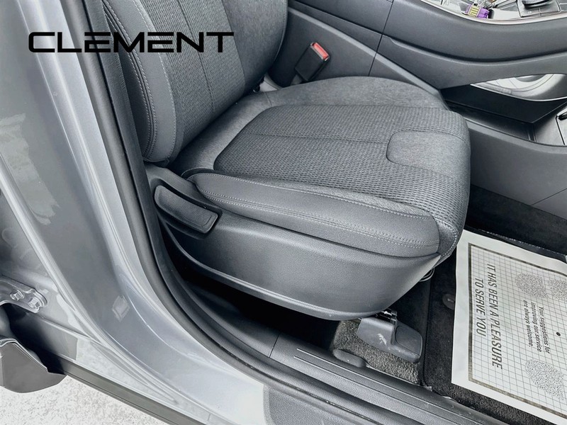 Hyundai Santa Fe Vehicle Image 31