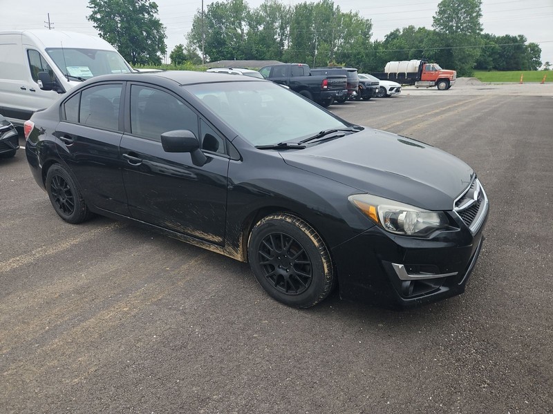 Subaru Impreza Sedan Vehicle Full-screen Gallery Image 2