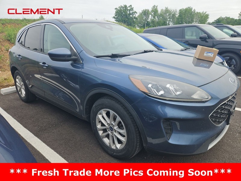 Ford Escape Vehicle Full-screen Gallery Image 3