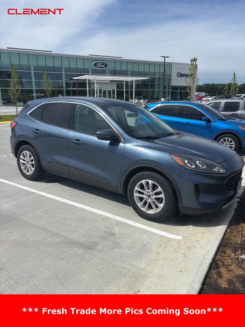 Ford Escape Vehicle Full-screen Gallery Image 5