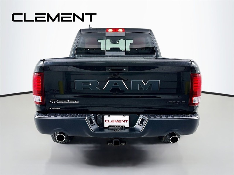 Ram 1500 Vehicle Full-screen Gallery Image 8