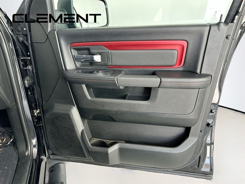 Ram 1500 Vehicle Full-screen Gallery Image 36