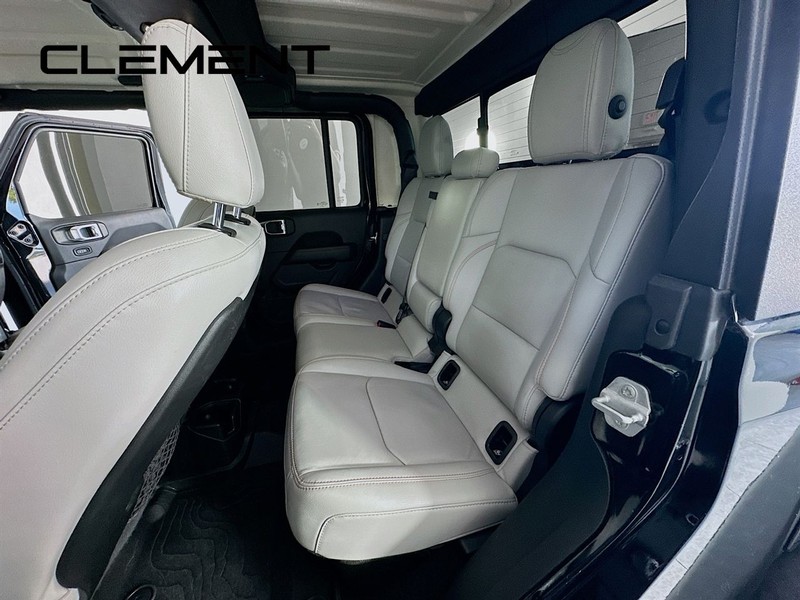 Jeep Gladiator Vehicle Image 31