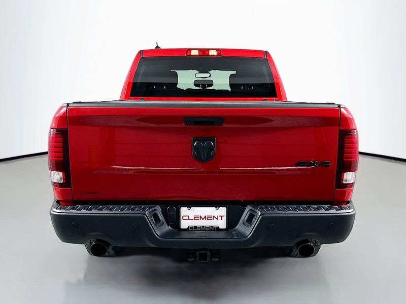 Ram 1500 Classic Vehicle Full-screen Gallery Image 6