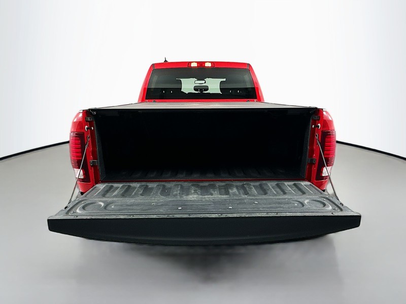 Ram 1500 Classic Vehicle Full-screen Gallery Image 8