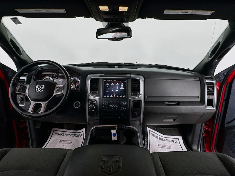 Ram 1500 Classic Vehicle Full-screen Gallery Image 9