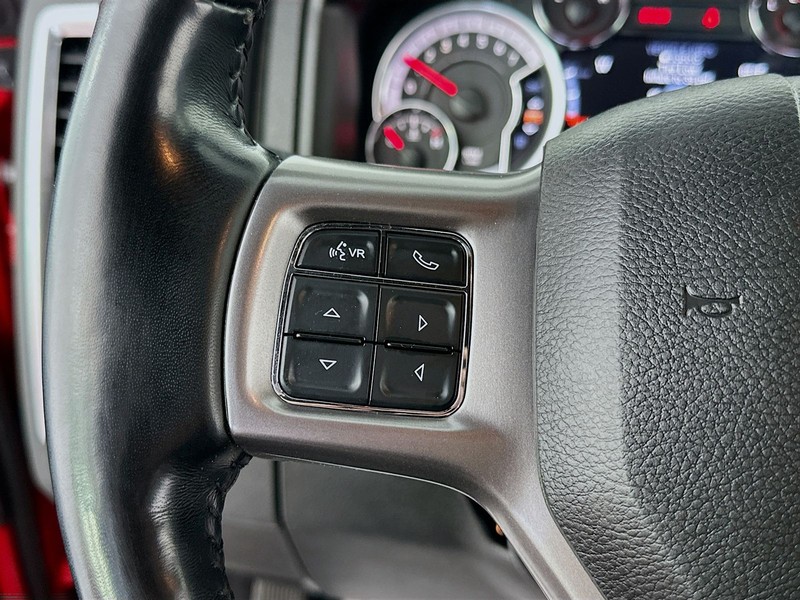 Ram 1500 Classic Vehicle Full-screen Gallery Image 12