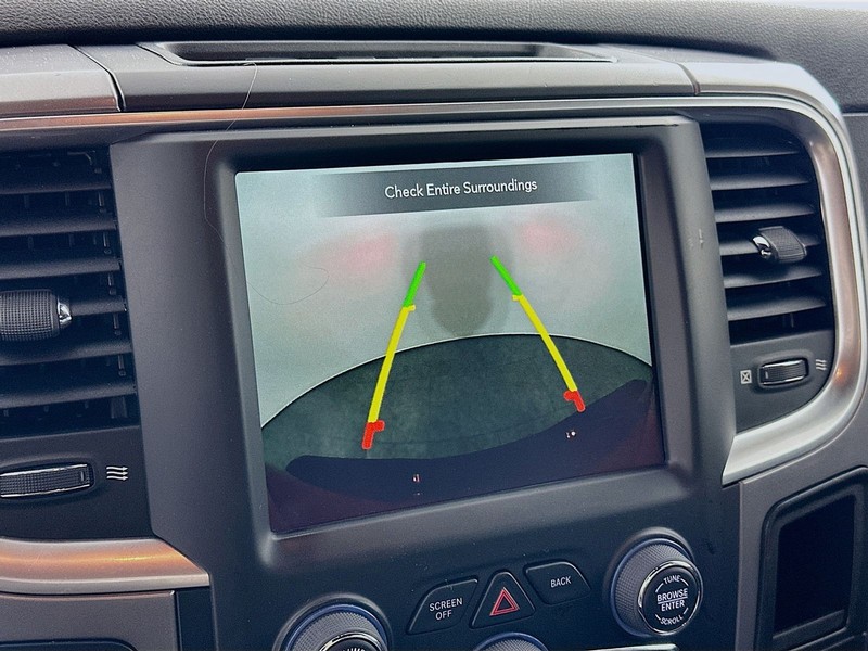 Ram 1500 Classic Vehicle Full-screen Gallery Image 16