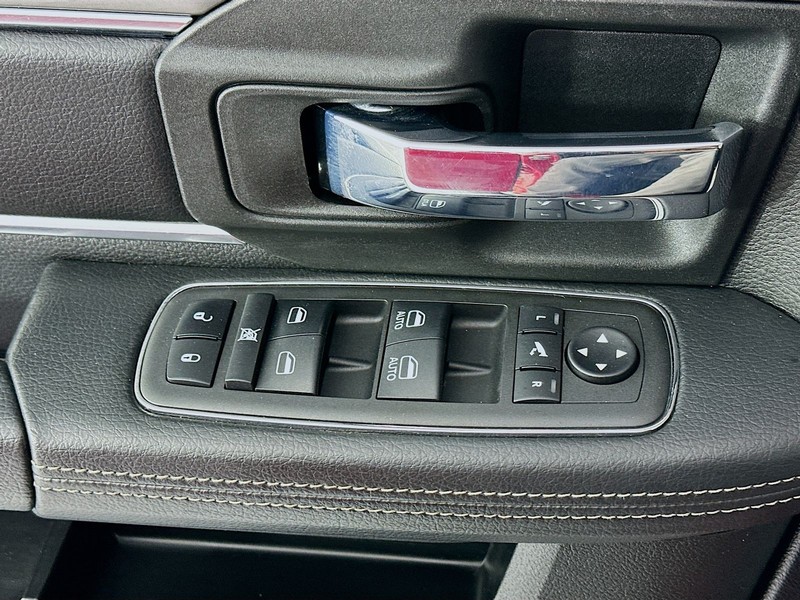 Ram 1500 Classic Vehicle Full-screen Gallery Image 20
