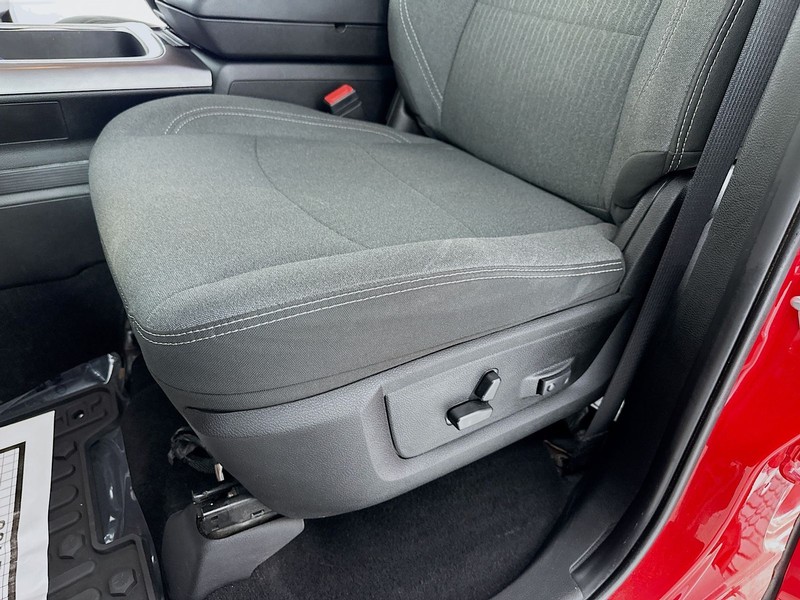 Ram 1500 Classic Vehicle Full-screen Gallery Image 22