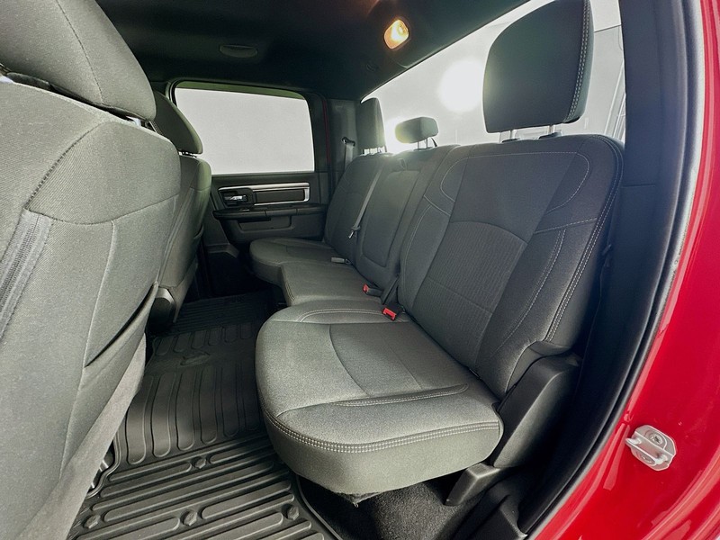 Ram 1500 Classic Vehicle Full-screen Gallery Image 25