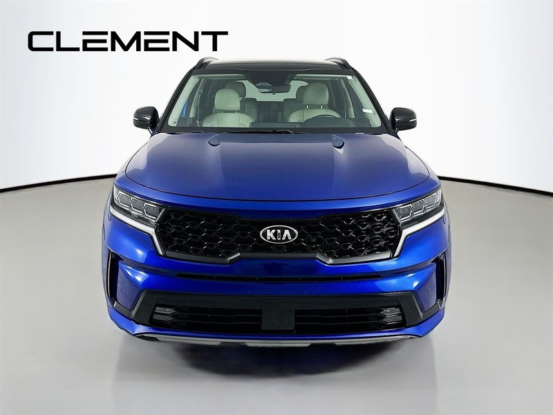 Kia Sorento Vehicle Full-screen Gallery Image 3