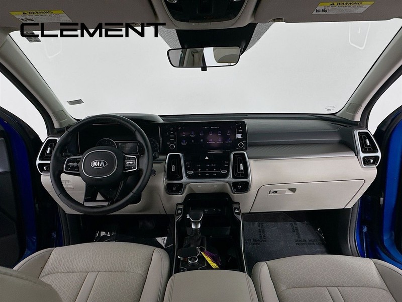 Kia Sorento Vehicle Full-screen Gallery Image 12