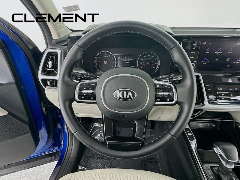 Kia Sorento Vehicle Full-screen Gallery Image 15