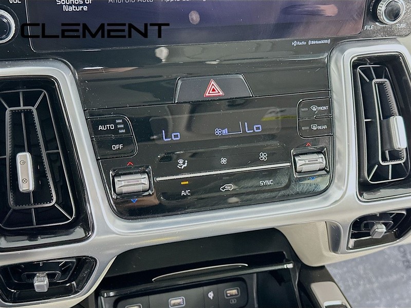 Kia Sorento Vehicle Full-screen Gallery Image 22