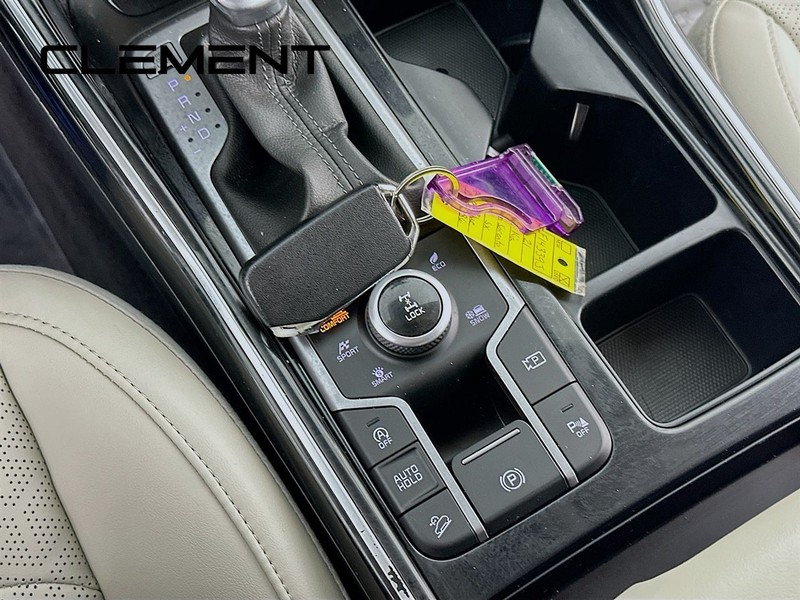 Kia Sorento Vehicle Full-screen Gallery Image 24