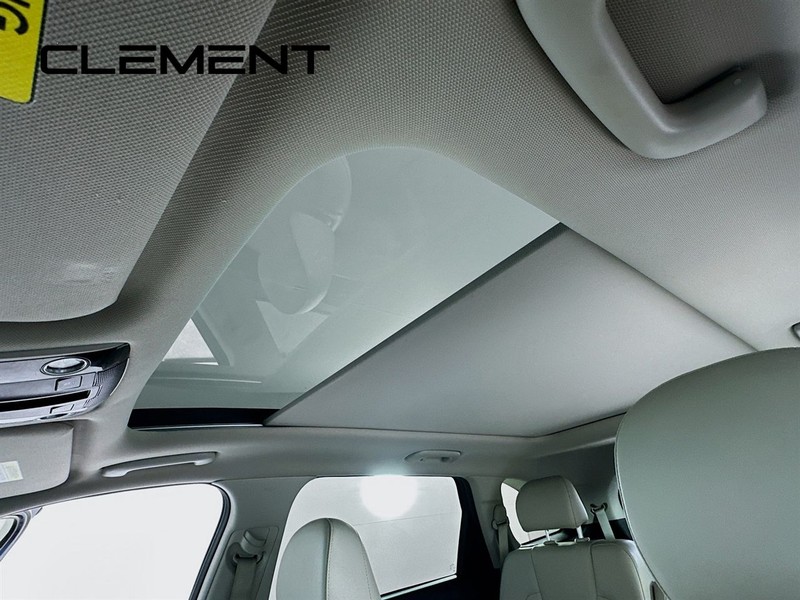 Kia Sorento Vehicle Full-screen Gallery Image 26