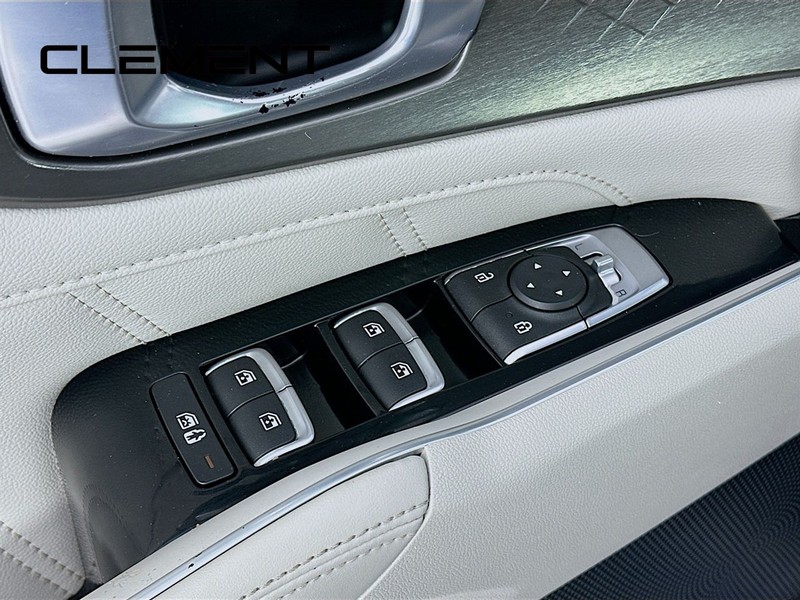 Kia Sorento Vehicle Full-screen Gallery Image 27