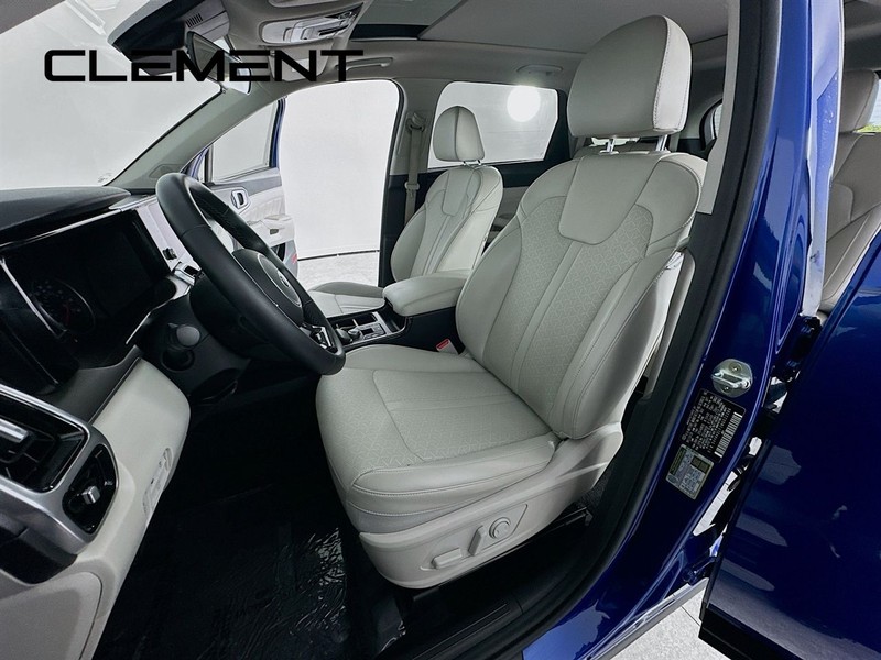 Kia Sorento Vehicle Full-screen Gallery Image 30