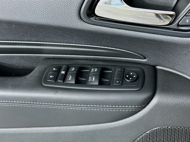 Dodge Durango Vehicle Full-screen Gallery Image 20