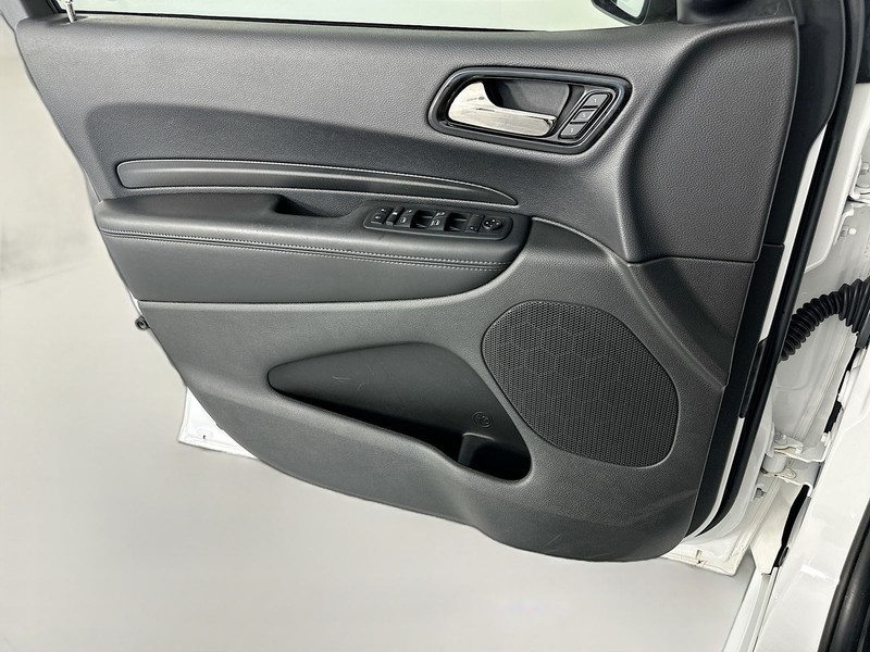Dodge Durango Vehicle Full-screen Gallery Image 21