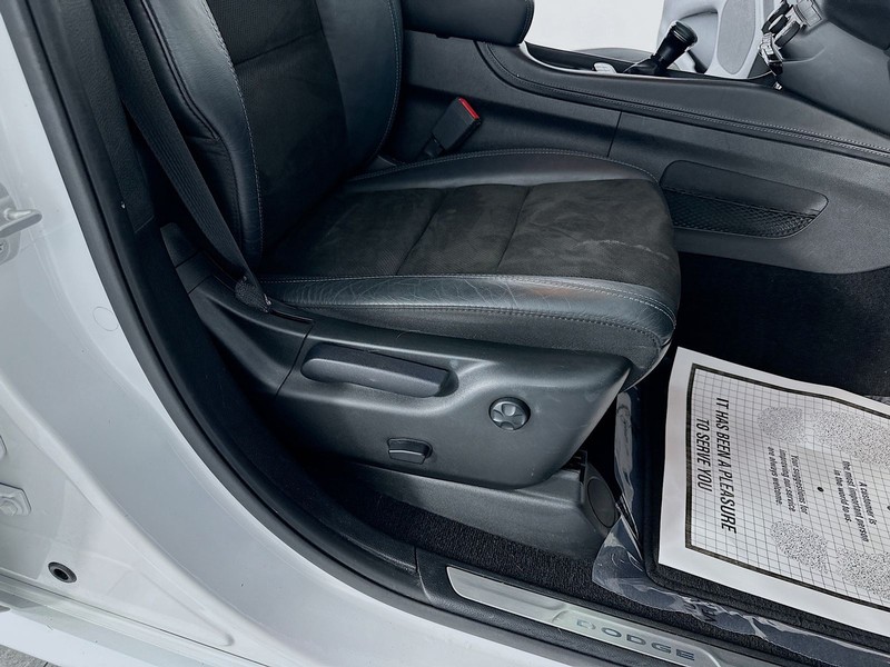 Dodge Durango Vehicle Full-screen Gallery Image 28