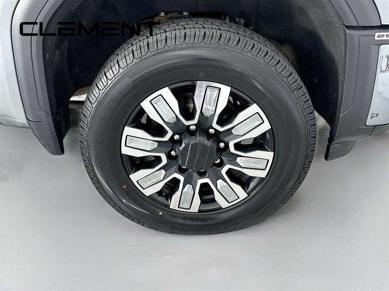 GMC Sierra 2500HD Vehicle Image 38