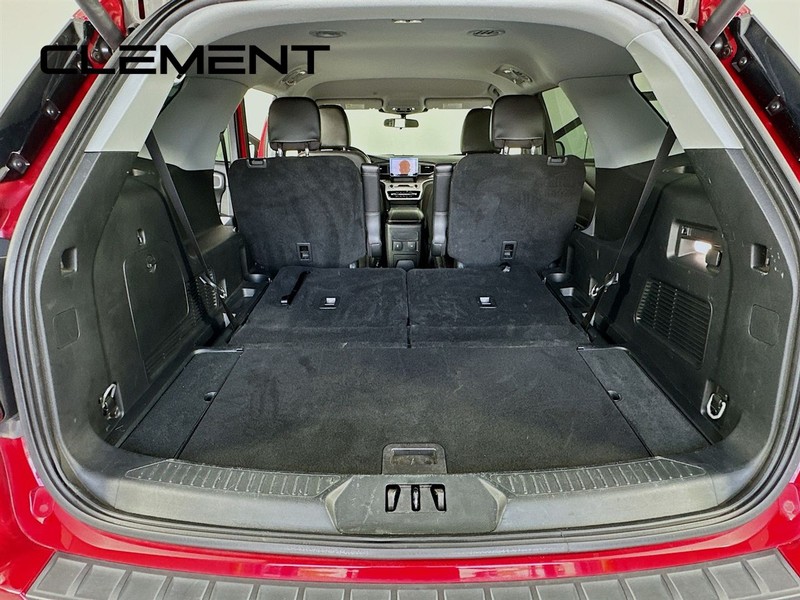 Ford Explorer Vehicle Image 11